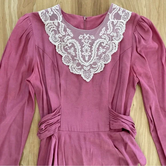 Vintage Dawn Joy Mauve Dress Peplum Waist Long Sleeve Lace Collar Size 9/10 - Picture 2 of 8